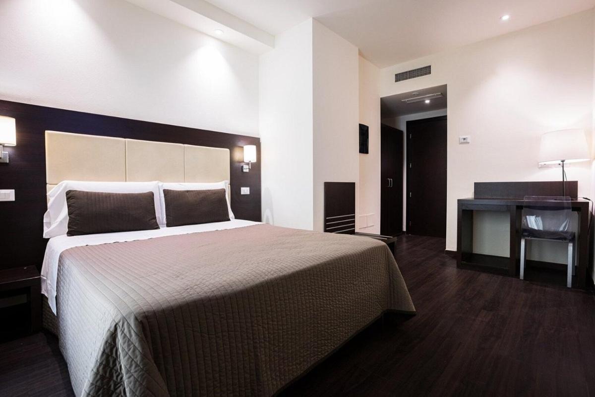 La Hotel 3*